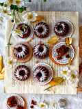 Lebkuchen-Mini-Gugelhupfs mit Birne