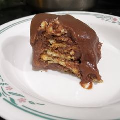 A picture of Easy marie biscuits cake.