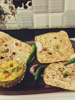 கோதுமை லாச்சா பராத்தா. செய்முறை முக்கிய புகைப்படம்