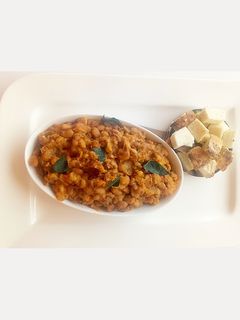 A picture of Porriage beans and roasted yam.