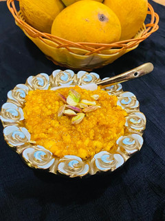 લચકો મેંગો કલાકંદ (Lachko Mango Kalakand Recipe In Gujarati) રેસીપી મુખ્ય ફોટો