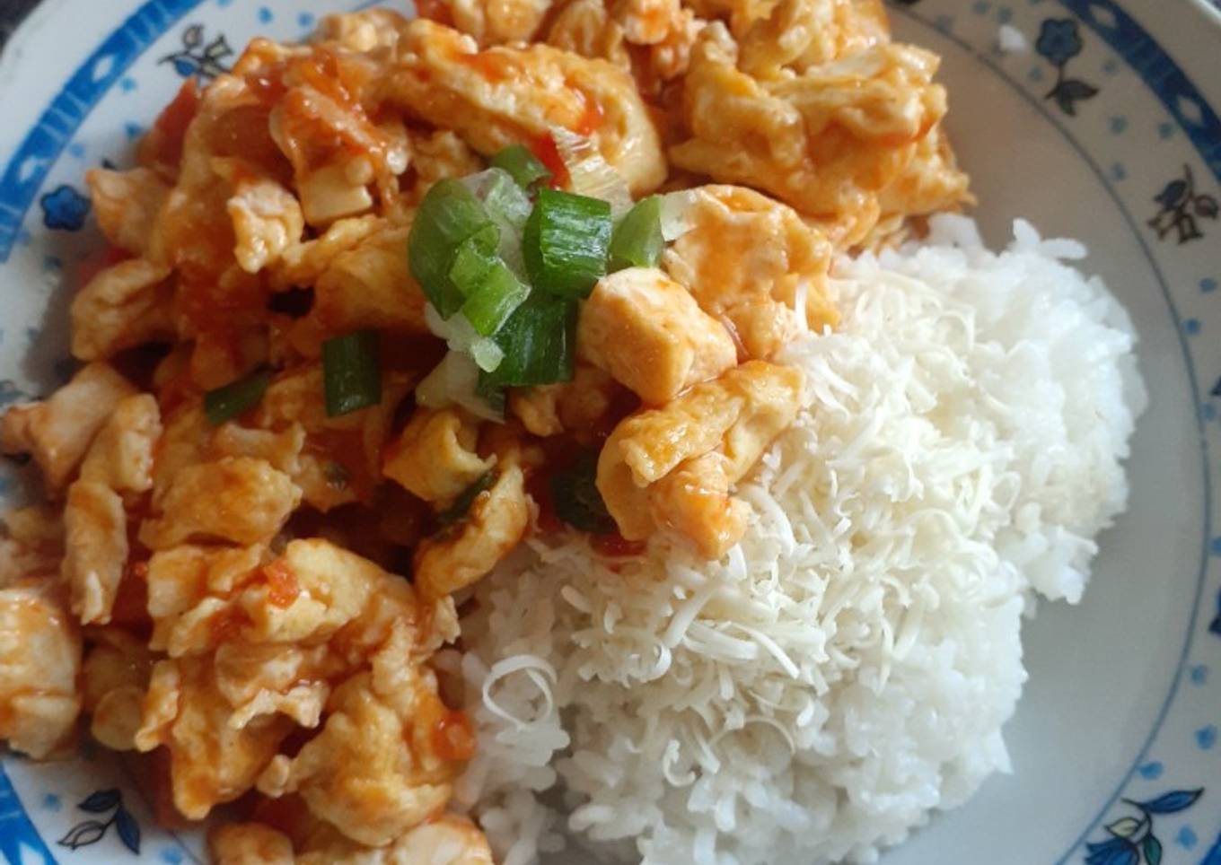 Bagaimana Membuat Nasi Telur Tahu Tomat Anti Gagal