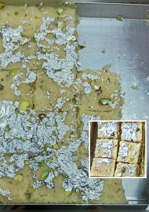 A picture of Coconut Mawa burfi.