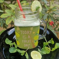 A picture of Mint Lemonade.