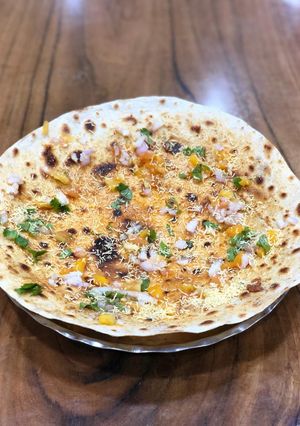 A picture of Rumali Khakhra Chaat.