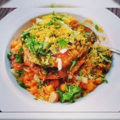 A picture of Aloo matar tikki.