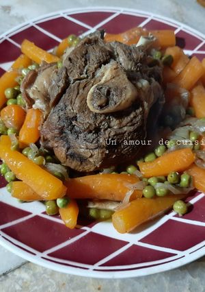 Une photo de Tajine d'agneau aux petits pois et carottes 🍴