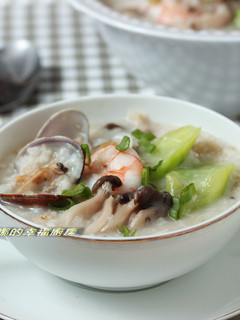 夏日懶人料理絲瓜海鮮燕麥粥(224大卡) 的食譜成品照片