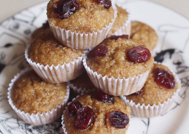 Proses Menyiapkan Healthy Steamed Banana Muffin, Lezat Sekali