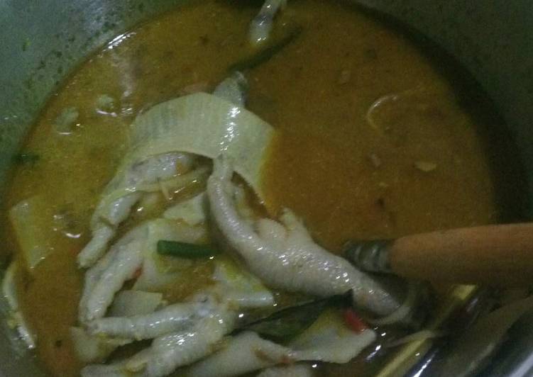 Ceker rebung kuah santan