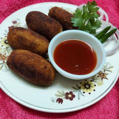 Crispy Potato and Yam Rolls A picture of Crispy Potato and Yam Rolls.