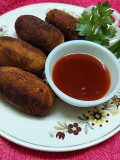 A picture of Crispy Potato and Yam Rolls.