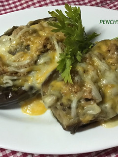 Una foto de Berenjenas con atún, la carne de estas, y bechamel a los 5 quesos