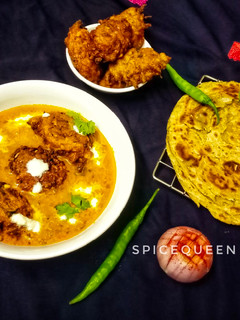 દૂધી કોફ્તા કરી (Dudhi Kofta Curry recipe in Gujarati) રેસીપી મુખ્ય ફોટો