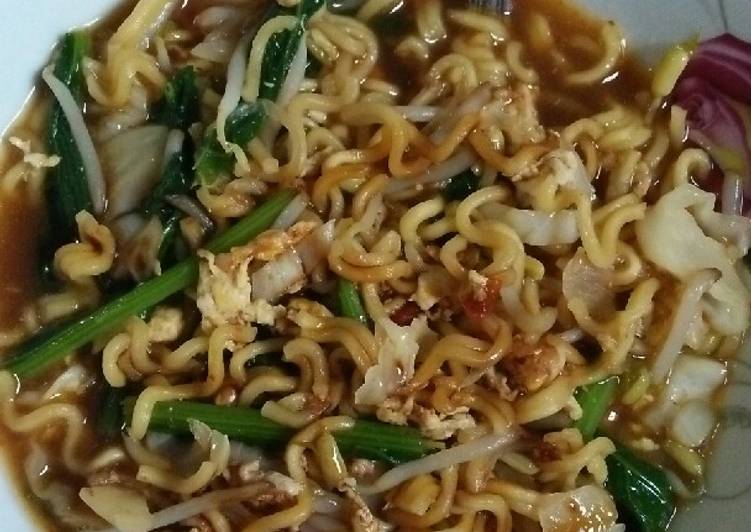 Mie tumis sayur sederhana