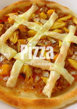 Hình của món Pizza bò băm dứa.
