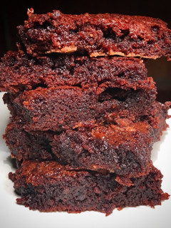 Una foto de Brownies fáciles húmedos y rápidos