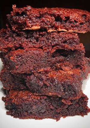 Una foto de Brownies fáciles húmedos y rápidos