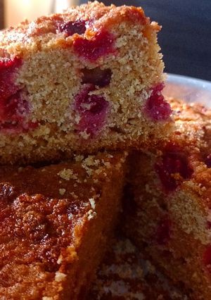 Una foto de Torta integral de ricotta y frambuesa