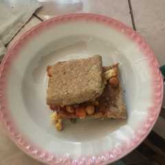 Una foto de Pastel integral con vegetales y queso