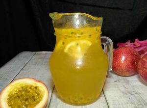 Gambar Sparkling Passion Fruit Lemonade