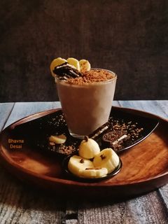 ઓરીઓ બનાના મિલ્કશેક.(Oreo Banana Milkshake Recipe in Gujarati) રેસીપી મુખ્ય ફોટો