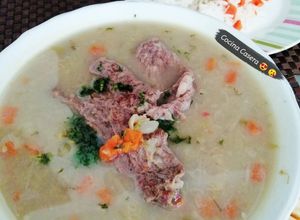 Una foto de Sopa de colí (plátano colicero) 😋