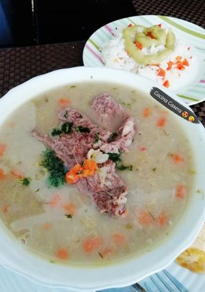 Una foto de Sopa de colí (plátano colicero) 😋
