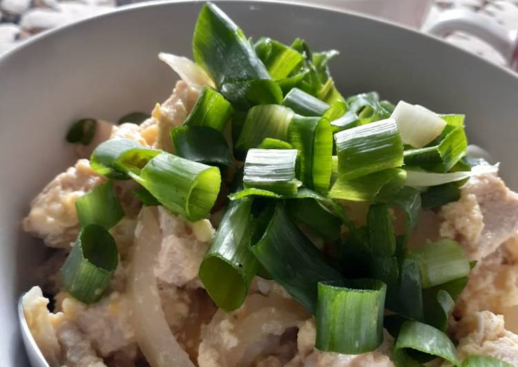 Simple Oyakodon 'The Comfort Meal'