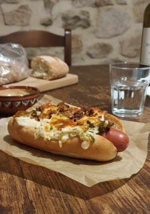 Una foto de Perritos Calientes con Ensalada China en freidora de aire