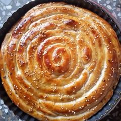 A picture of Mutton spiral pie.