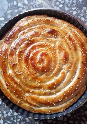 A picture of Mutton spiral pie.