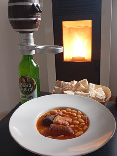 Una foto de Fabada asturiana