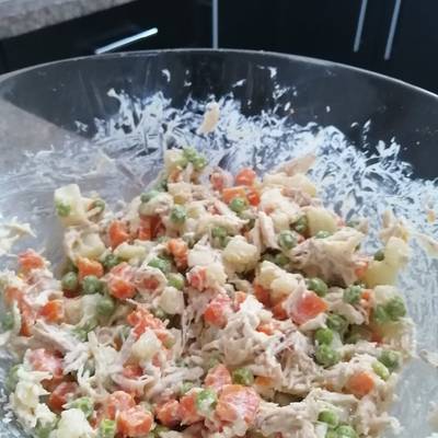 Ensalada rusa de pollo Receta de Yorch Rey S- Cookpad