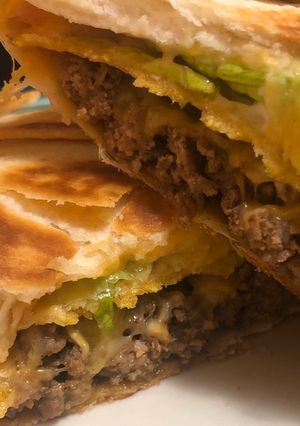 A picture of Lauren’s Crunchwrap Supreme.