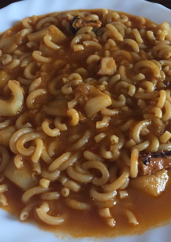 Una foto de Fideuá de marisco rápida y fácil