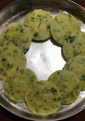 A picture of Coriander Rice Idli.