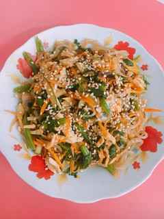 Hình của món Miến trộn hàn quốc (Japchae).