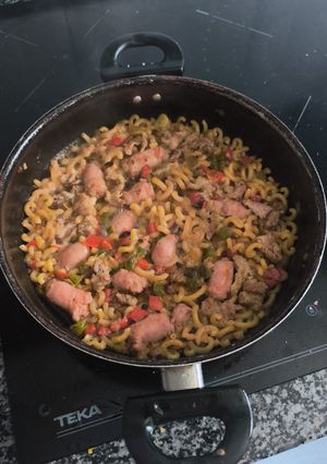 Una foto de Fideuá costillas y butifarra
