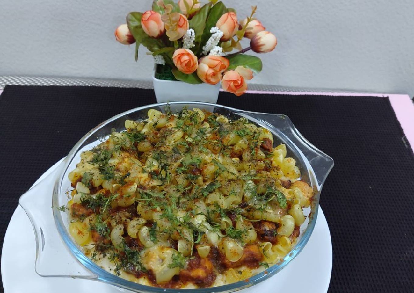 Chicken tikka creamy cheesy macaroni/indo Italian style