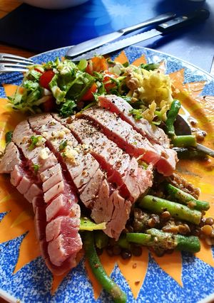 A picture of Paulos1's 32nd Anniversary Seared Tuna Salad.