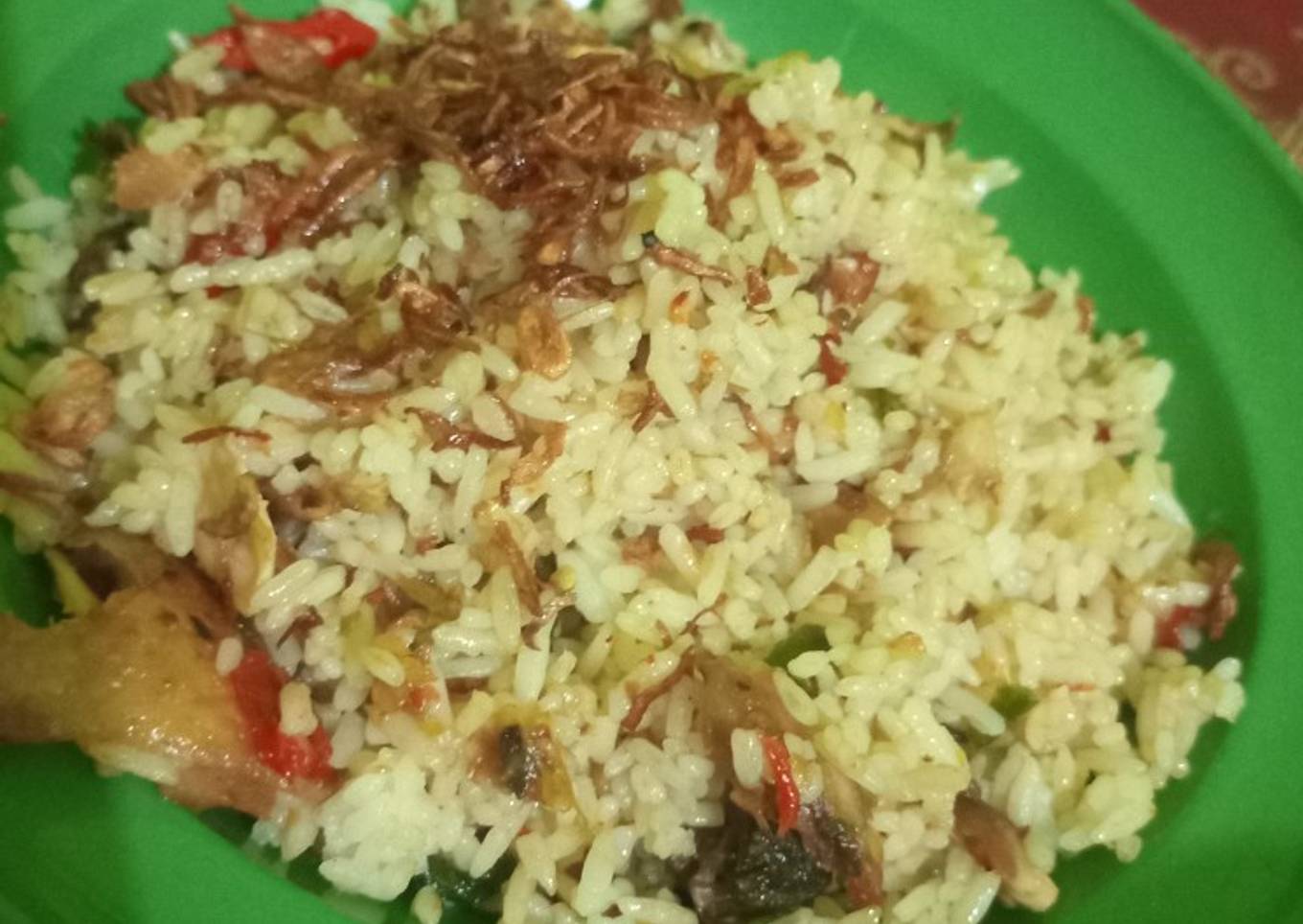 Langkah Mudah untuk Membuat Nasi goreng kampung dan simpel yang Enak
Banget