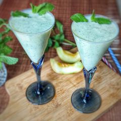A picture of Melon mint smoothie.