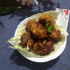 A picture of Cabbage ke pakode.