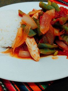Una foto de Saltado de vainitas  sin aceite 😋