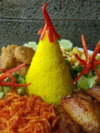 Langkah Mudah untuk Membuat Resep  Nasi Kuning Praktis yang Bikin Ngiler, Lezat
