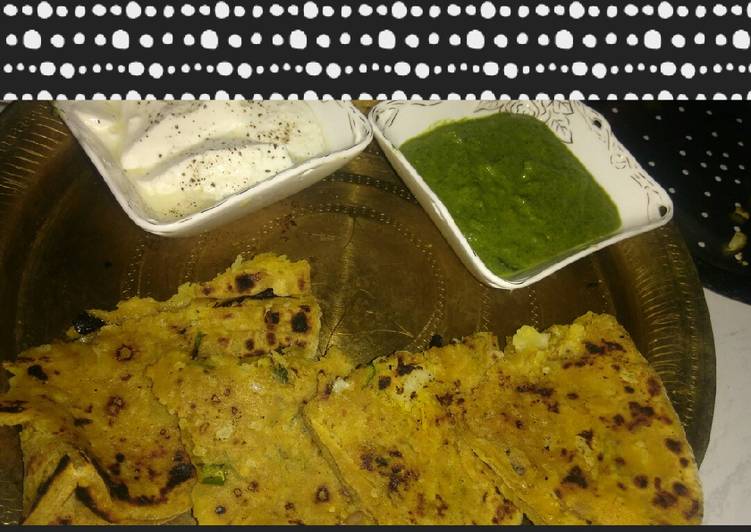 Gobi Paratha with mint chutney