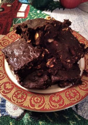A picture of Almond-Walnut Fudge Brownies.