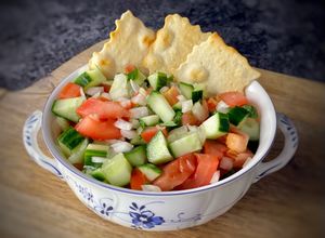 Una foto de 🇮🇷 Ensalada SHIRAZI (سالاد شیرازی, Irán)