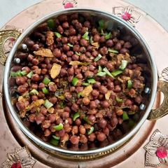 A picture of Masala Black checkpeas.